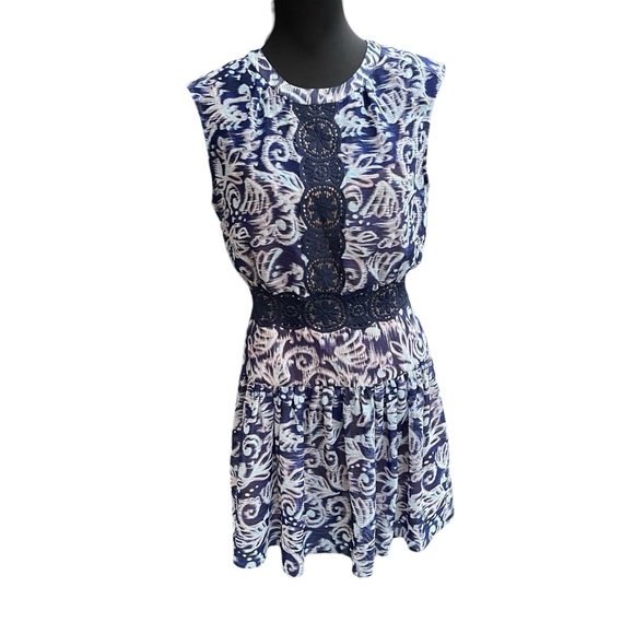 BCBGMaxAzria Aymeline Blue Lace Trim Mixed Print Sleeveless Mini Dress (6) - Picture 4 of 15